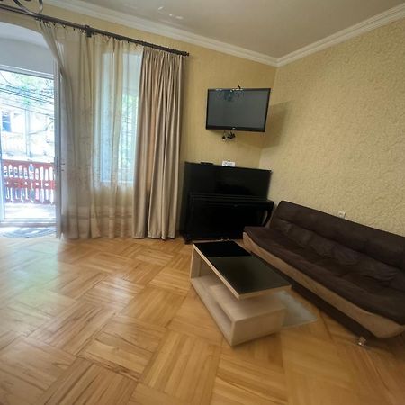 Giorgi Apartment Tbilisi Exterior photo