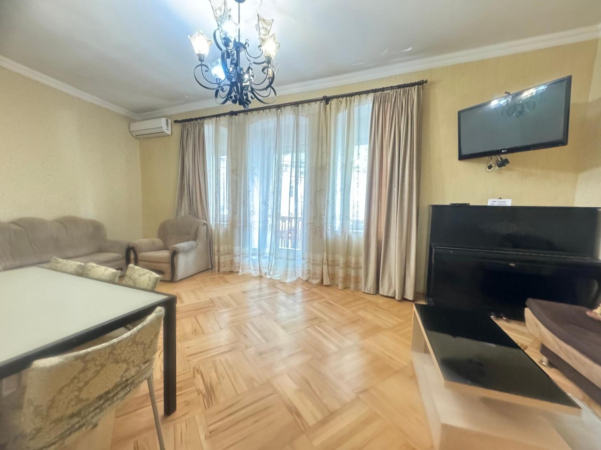 Giorgi Apartment Tbilisi Exterior photo